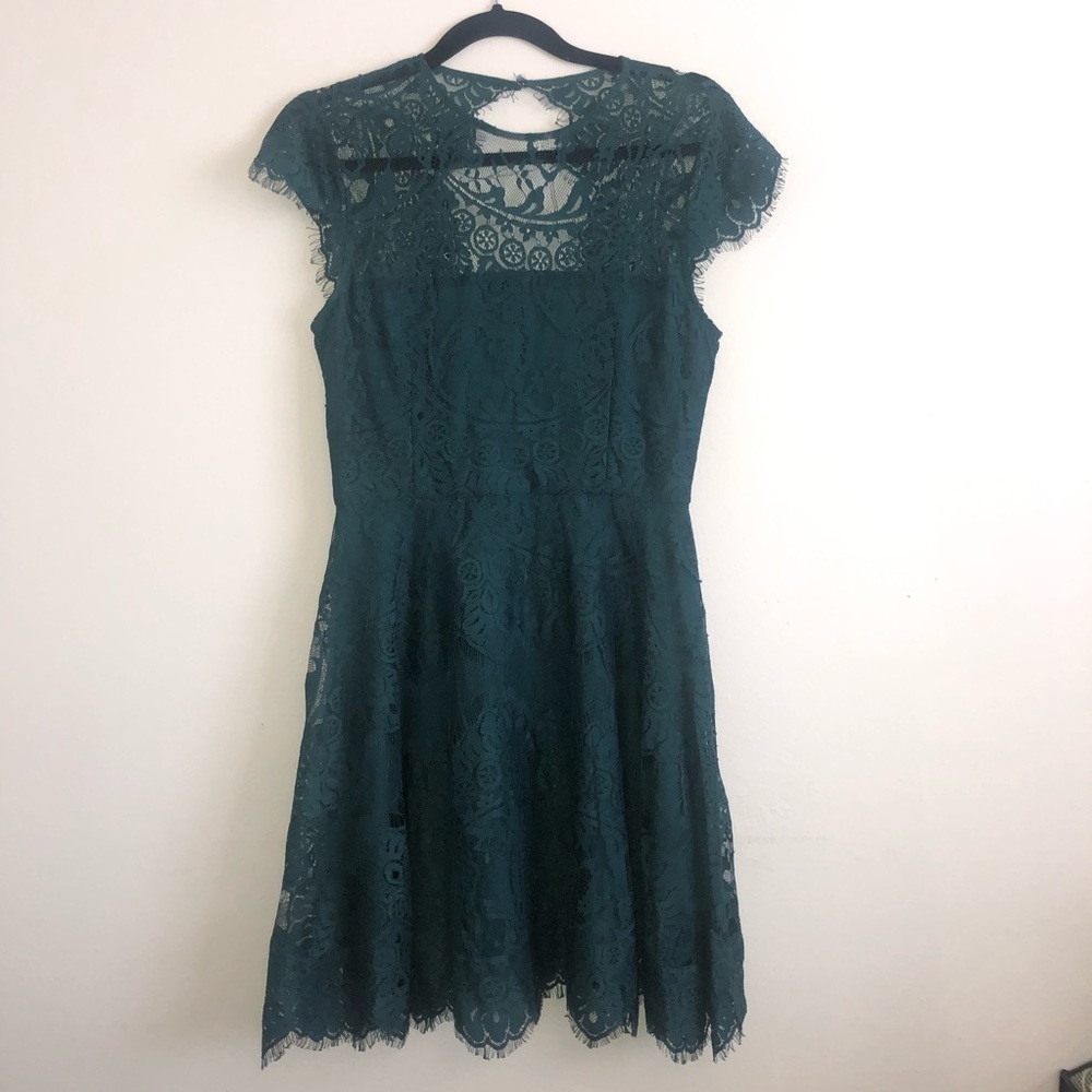 BB Dakota Rihanna Open Back Lace Fit Dress